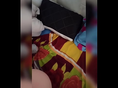❤️ 我的室友一個人呆在家裡，因為她的丈夫去度假了，我趁機操她，給她灌奶 ️❌ 美麗的色情 在我們 ❌
