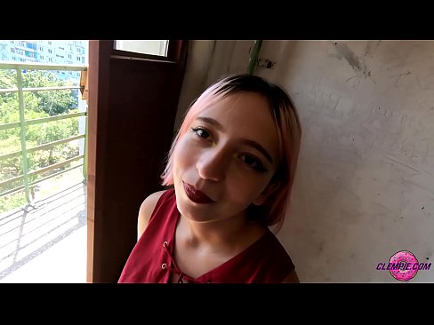 ❤️ 學生性感在內陸吸了一個陌生人 - 射在他臉上 ️❌ 美麗的色情 在我們 ❌